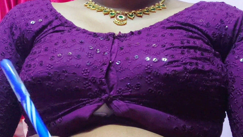 Desi Mohini: Il ragazzo fa sesso con l'amica della sua sorellastra