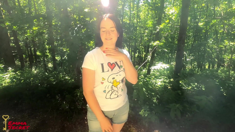 Emma Secret: Ya ampun! Istirahat blowjob saat hiking!