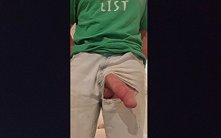 Biggyshots: L'eccitazione accidentale porta a un grosso cazzo e due grandi...
