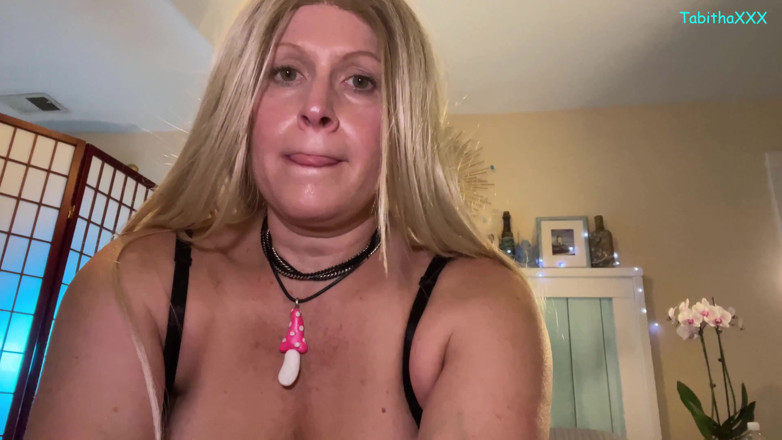 TabithaXXX: Un beau-fils coquin se fait baiser et baiser par sa...