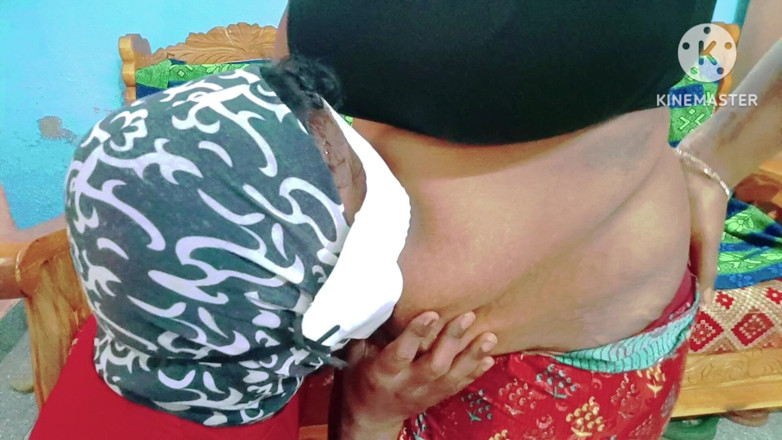 Sweethoneybgl: Granne Aunty's Hot Navel suger med älskling av Desi Boy