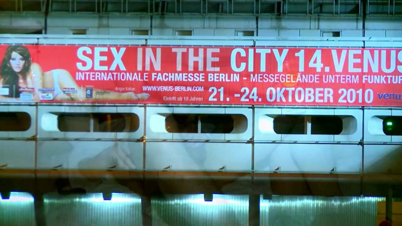 Deutschland porn: Секс утрьох з молодими гарячими повіями, які прагнуть трахатися з великими і жорсткими членами