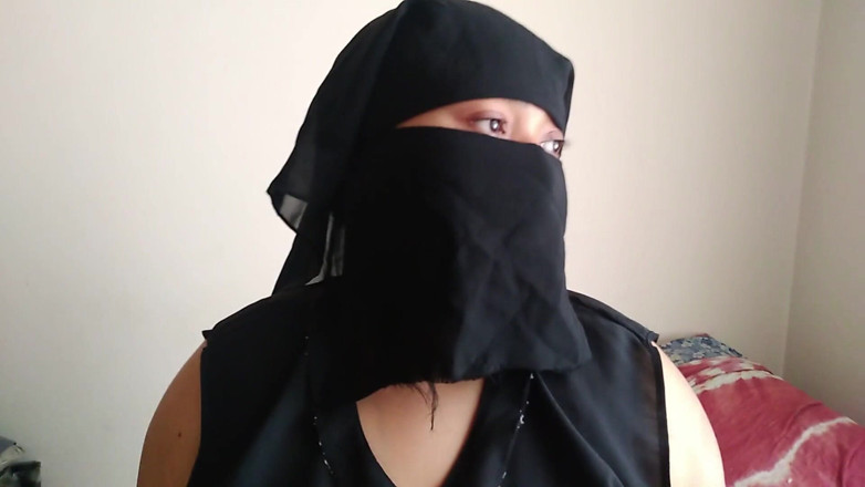 Aria Mia: Stepson Fucks Beautiful Saudi Stepmom When Husband Is Not Home...