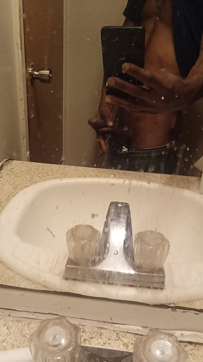 Tkyle6969: Badezimmerverhalten