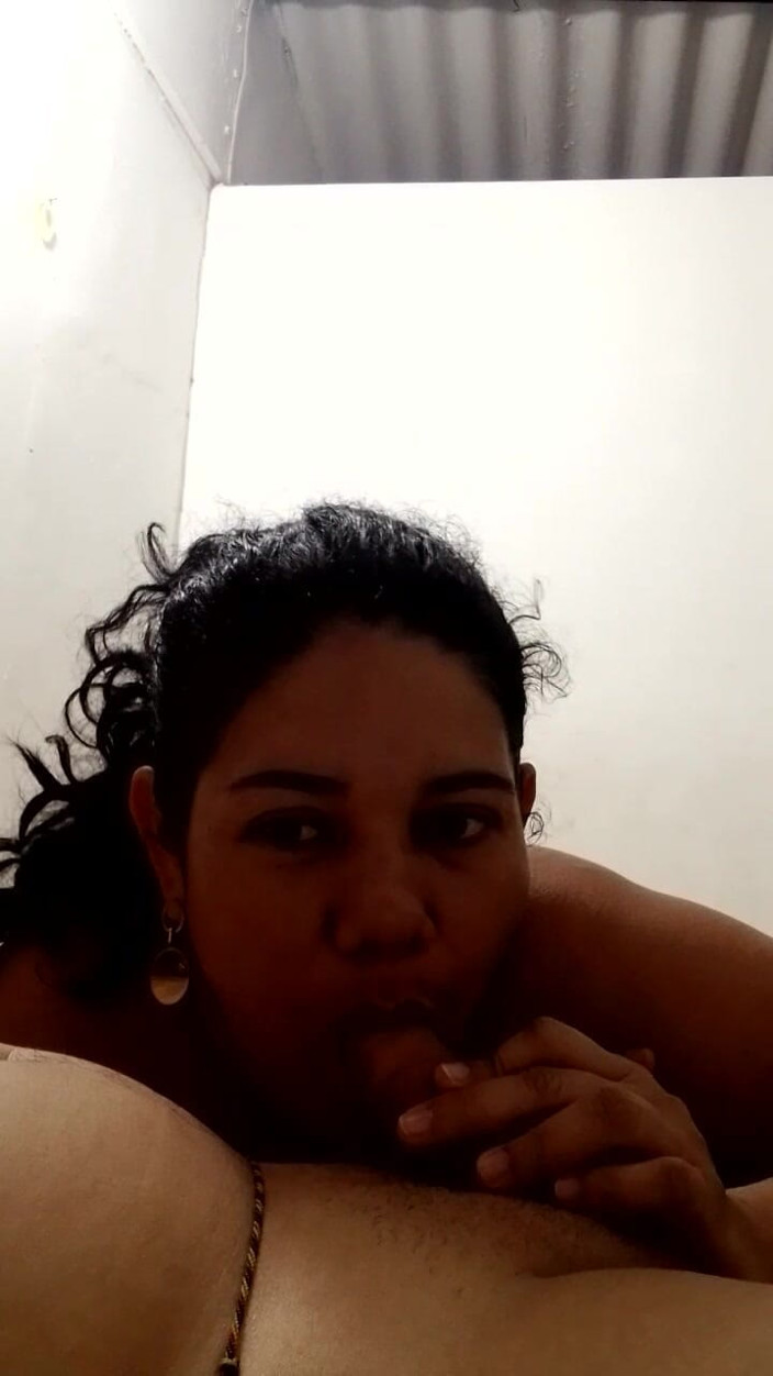 Valkyrieandluigy: Hermosa gordita da mamada