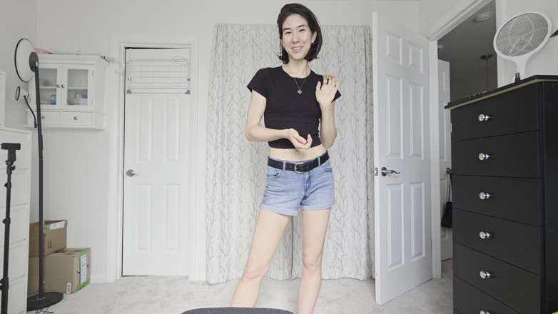 Ms_Emmy_Lynn: Slabă fit asiatică costum sport sutien tanga blugi pantaloni scurți