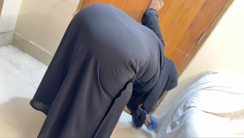 Aria Mia: 大屁股和巨乳穆斯林青少年（18+）热辣继母在沙特被粗暴肛交并摧毁她的阴户