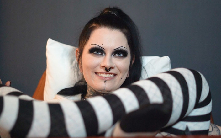 XxxWords: Kat Black - Croxxxword - Partie 1