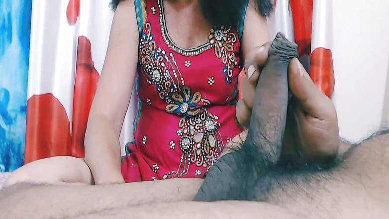 Bolly Karma: Máy bay bà già đĩ hoàn hảo khoe kỹ năng của...