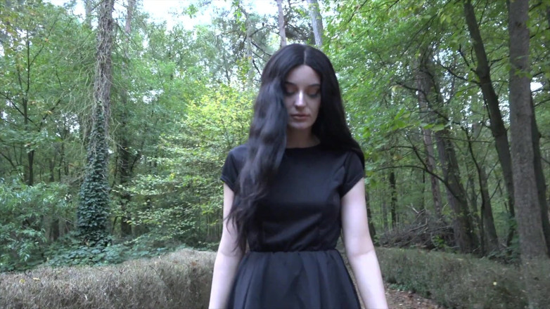Flemish Filth: Daan cals a teen whore and fuck outside