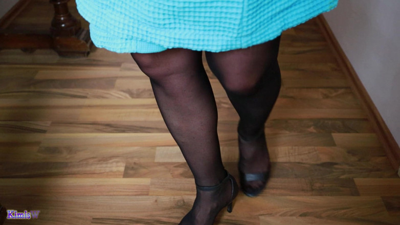 KimisWorld: Talon haut, clics sur le sol en bois - marche lent,...