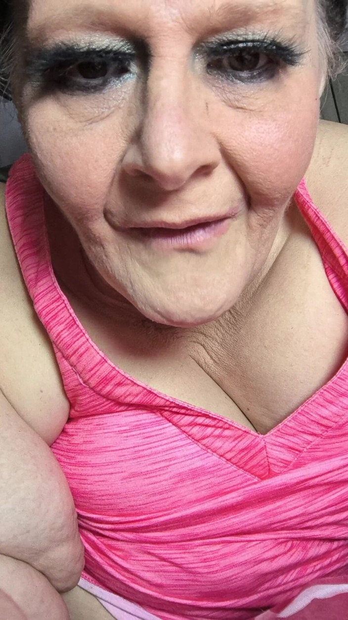 HerculesnVENUS: Mamie Ain ne se balance pas, mais sur son petit-fils,...