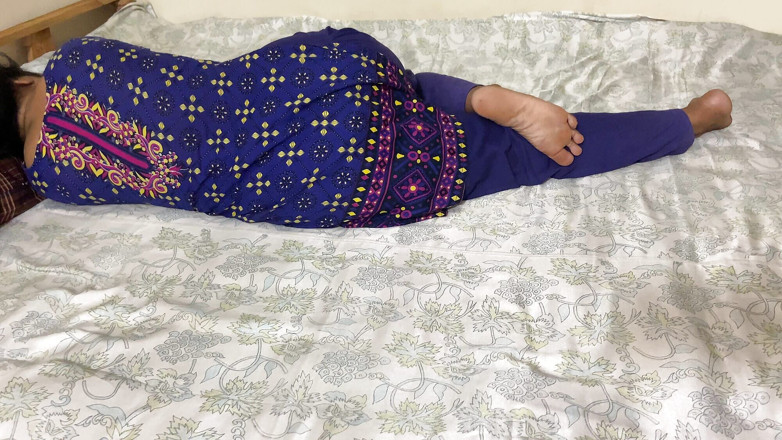 SAFI TV: Desi Bhabhi ha fatto sesso con Dever in camera
