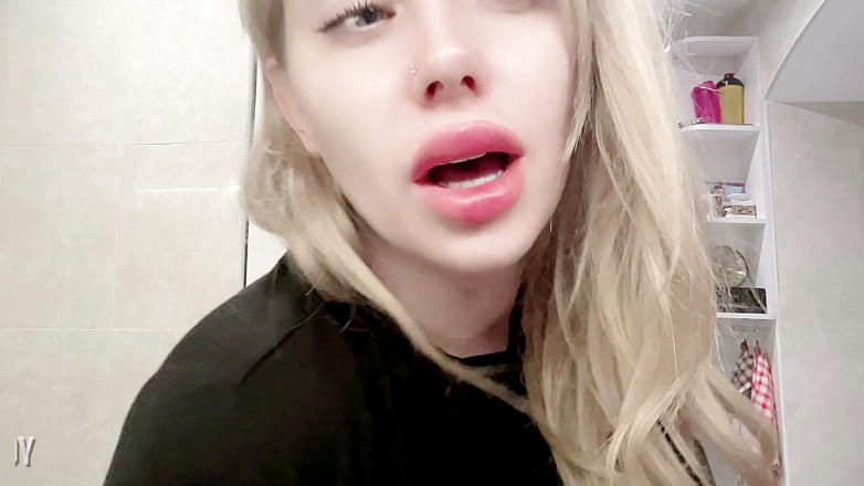 Goddess Misha Goldy: Чрезвычайно соблазнительное и шаловливое поклонение губам и сессия инструкции по