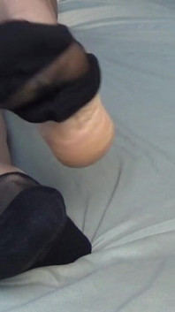 I Jerk off to Didelot. I Show My Legs and Big Breasts