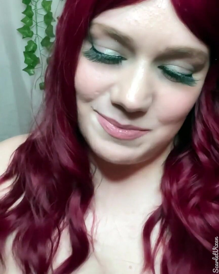 Scarlet Vixen: Poison Ivy'nin döl kölesi