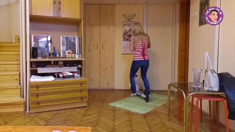 Mugur's World: Rozkošná blondýnka Nesty vyzvednutá MugurPornem