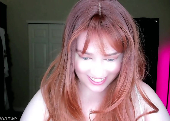Scarlet Vixen: Naken konstmodell flirtation