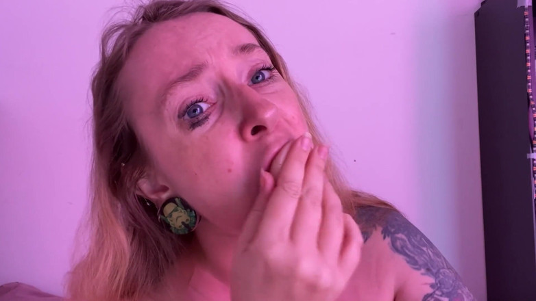 Kisicaxx: 肮脏的口头幻想：一个女孩的秘密欲望