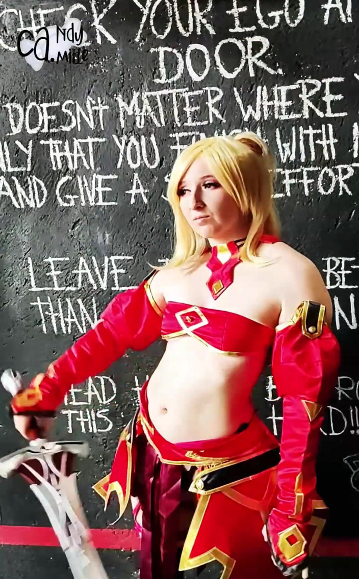 Candy Camille: Ainsi... C’est mon prochain cosplay ! Tu en penses quoi ? 3