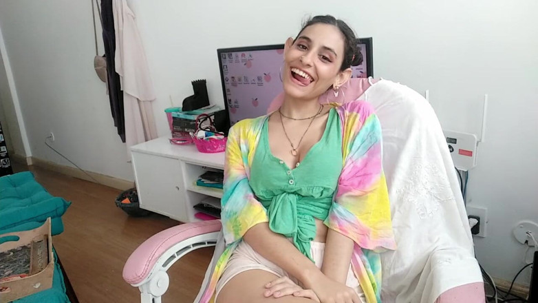 Ms Candy Bunny: Awak Sedang Tengok Tetek Saya