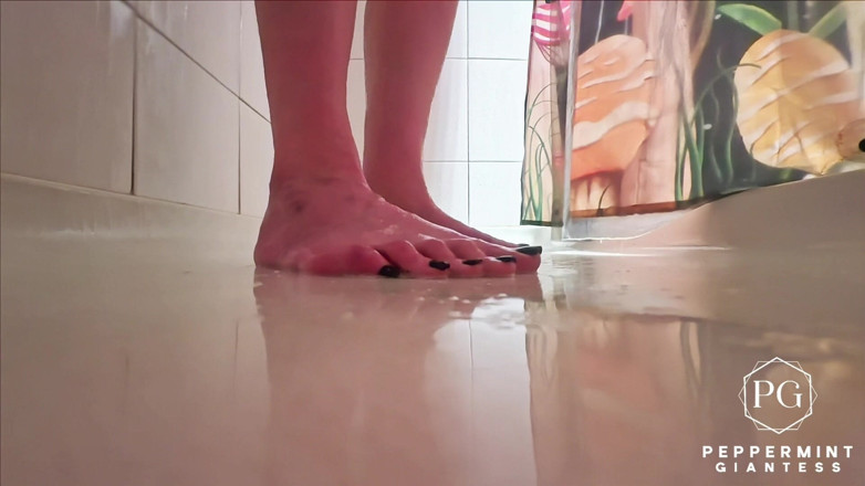 Peppermint Giantess: 67 sudut pandangan pertama gergasi mandi saiz 16 kaki &amp; permainan mulut...