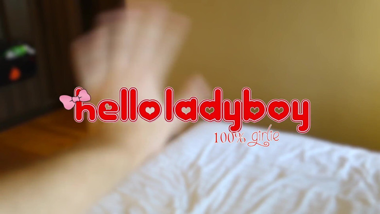 Hello Lady Boy: Ladyboy kecil molek dipenuhi dengan zakar