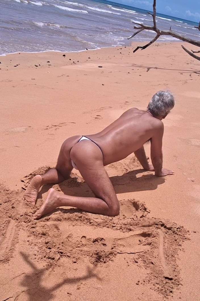 Ladysilvas: Ladysilva Na Praia De Bikini Curtindo Um Sol Na Sua...