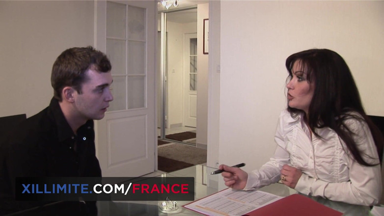 Made In France: Jefe sexy seduce a su empleada