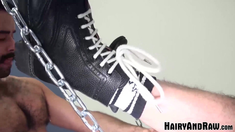 Hairy And Raw: 털이 무성한 테디 토레스와 로그 상태 bareback