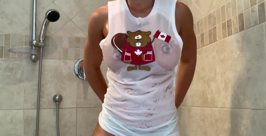 Miss Lexa: White T-shirt &amp; Oil &amp; Ripping It