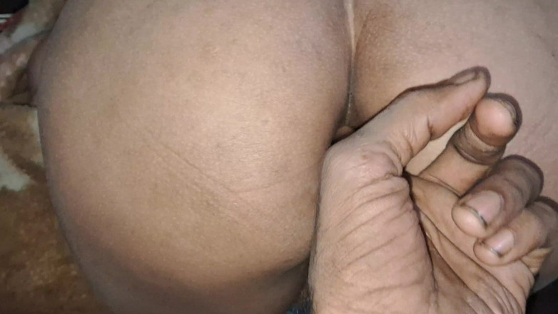 Monju: Sesso anale
