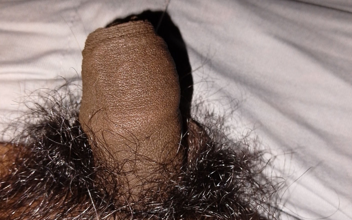 Small Cock Boy: Ma petite bite se fait serrer la main