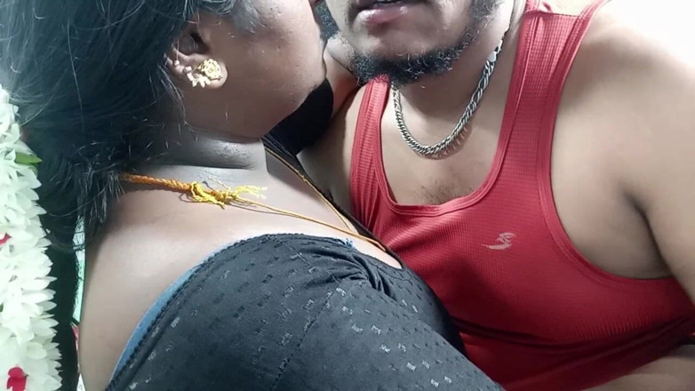 Veni: Femme desi, gorge profonde, baise par la bouche et suçant...