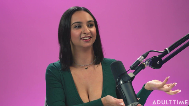 Adult Time Podcast: Hailey rose dice che le persone sottovalutano i baci e...