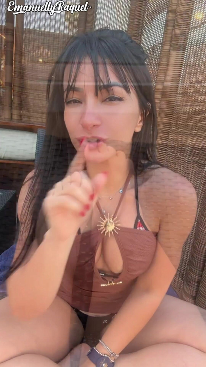 Emanuelly Raquel: Veneración fetichista de mis pies