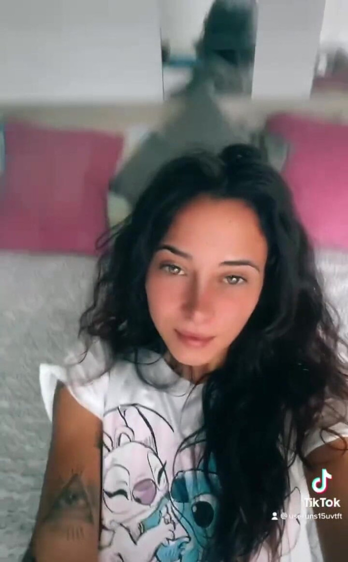 Fans of Sofia Sweetsecrett: Çok özenli olun çünkü bugün boyunca doğum günümün tüm fotoğraf ve videolarını...