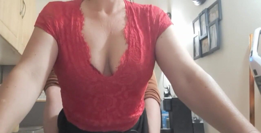 Sofy13: POV sur mes seins, il me baise profondément
