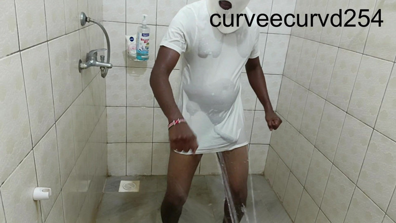 Curveecurvd254: 我们得到湿撸撸和性交：浴室浪漫