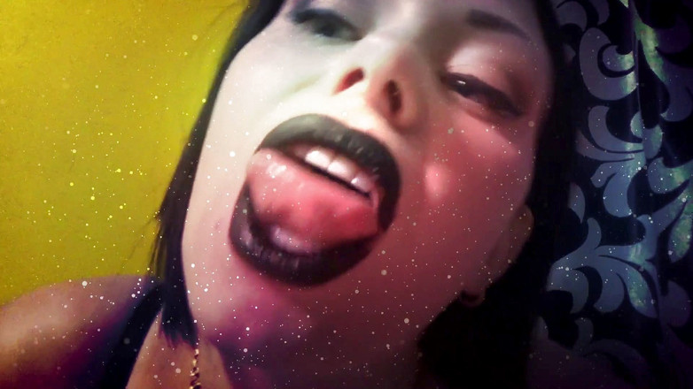 Goddess Misha Goldy: Penyihir dengan bibir hitam Perancis berciuman denganmu &amp; menunggangimu