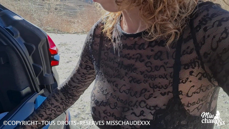 Misschaudexxx: Misschaudexxx, Je M'enfonce Une Boule D'attelage Dans La Chatte