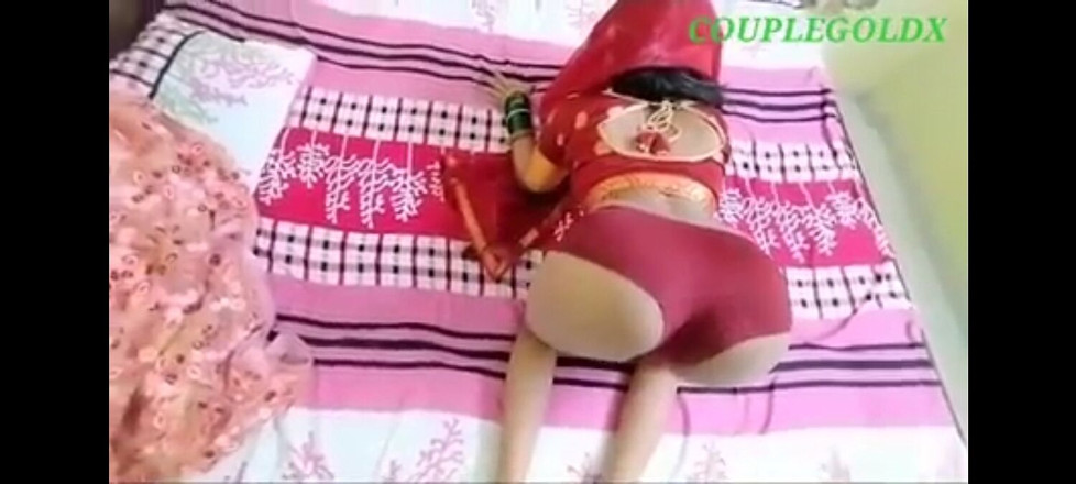 Sexy Komal: Luna di miele con la sposa appena sposata del vicino