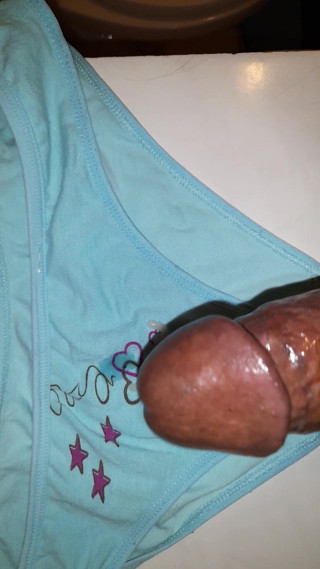 Islandvibes69: Corrida en sus bragas - parte 9