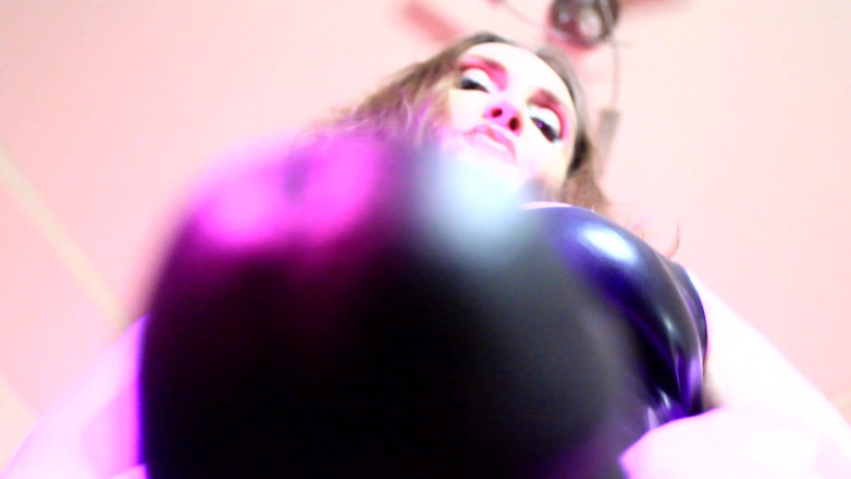 Eva Latexxx: Ateşli domina eva lateks fetiş sahibe solo büyük yarak takma...