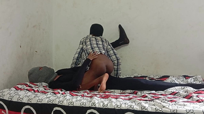 Petite Erotic Africa: Kleine liefde terug van vakantie
