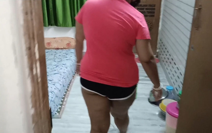SUDIPABHABHI954: 내 여친은 알몸으로 춤을 추고 나와 섹스를 함으로써 나에게 극도의 즐거움을 주었다.