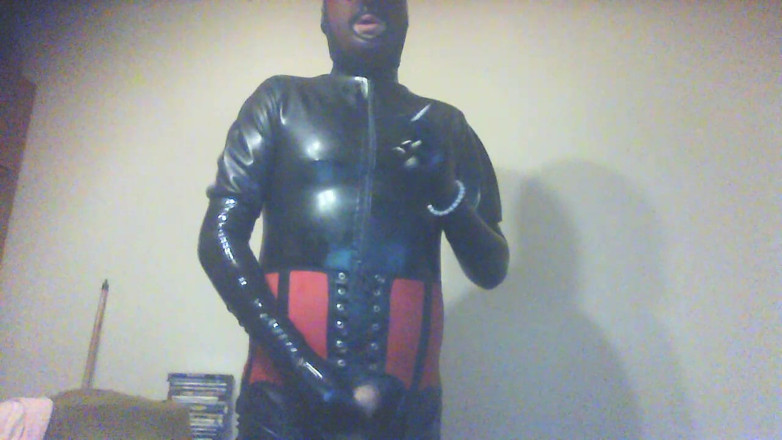 Latexsmoker: Latexpeti nächste episode - schwanz-Edging in latex