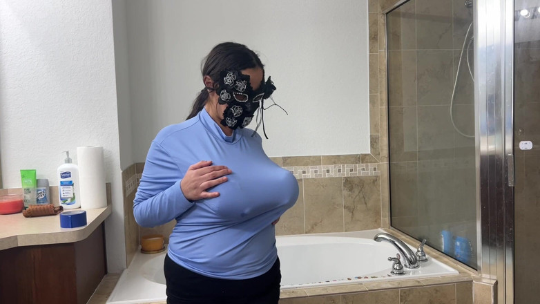 VeeVee Vixen: Пряма трансляція величезних цицьок j