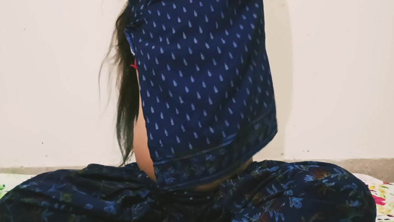YOURAMRITA04: Ragazza carina del college desi si sgrilletta