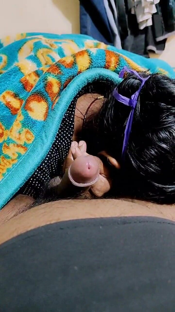FULLMJEDETI: Ma voisine bhabhi m’a sucé la bite